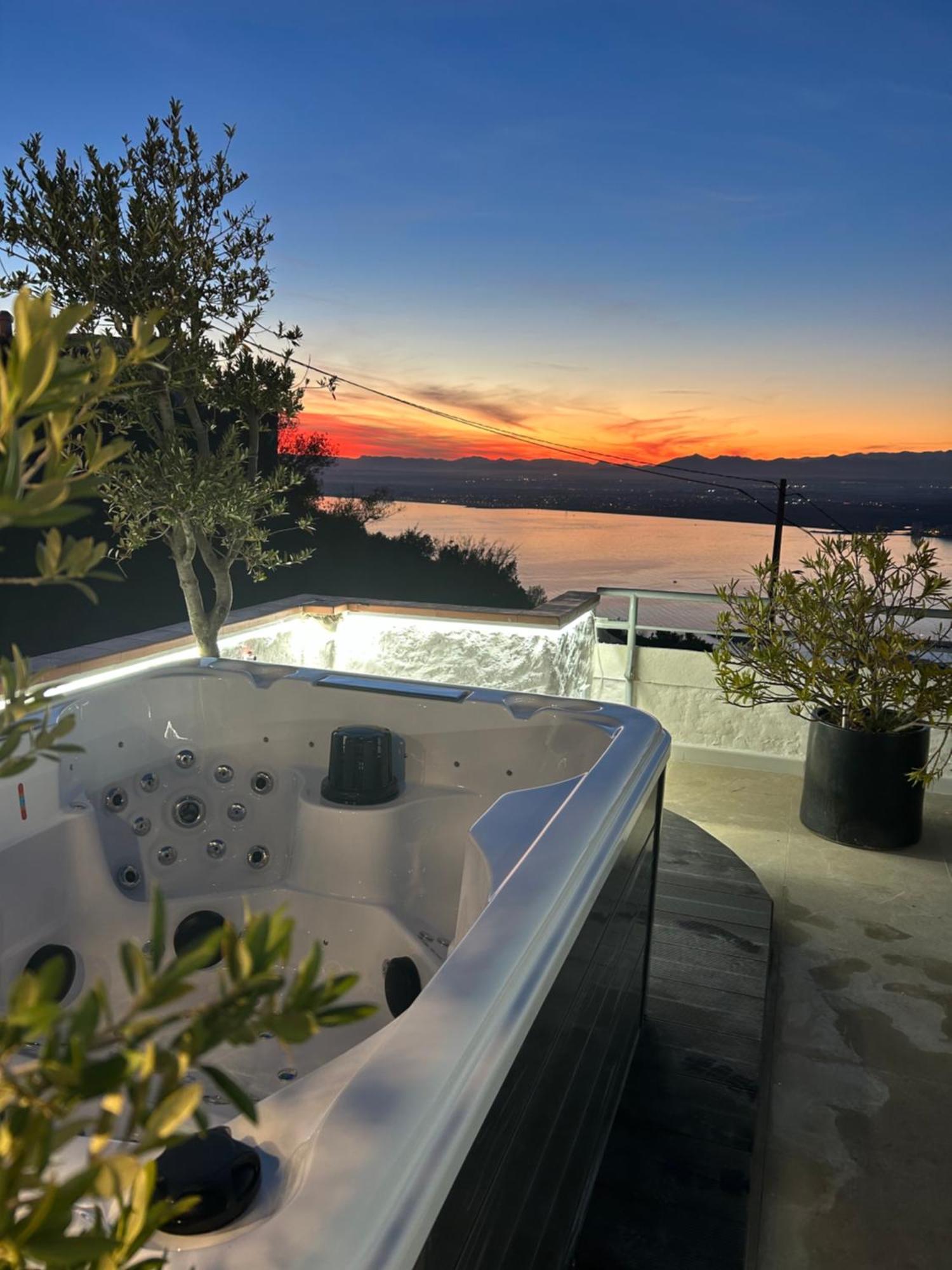 Appartement Duplex Rosas Avec Terrasse Magnifique Jacuzzi Vue Mer Екстериор снимка