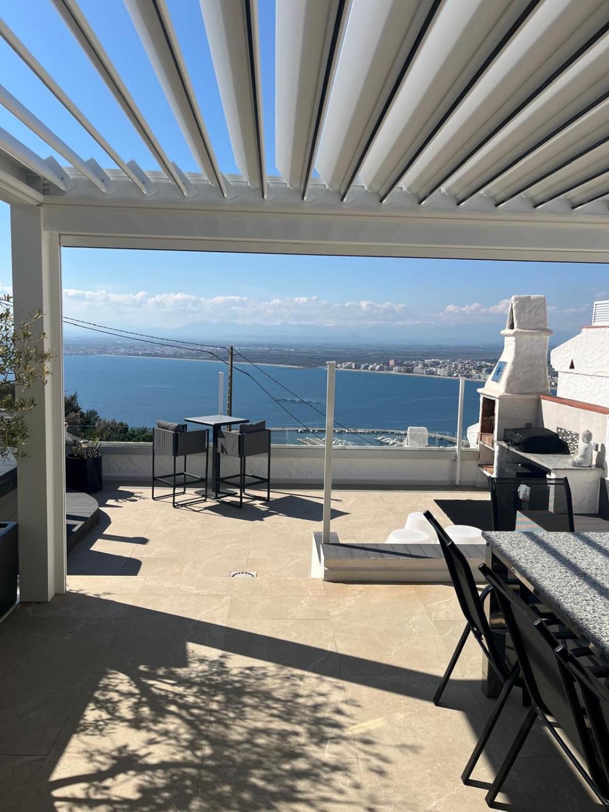 Appartement Duplex Rosas Avec Terrasse Magnifique Jacuzzi Vue Mer Екстериор снимка